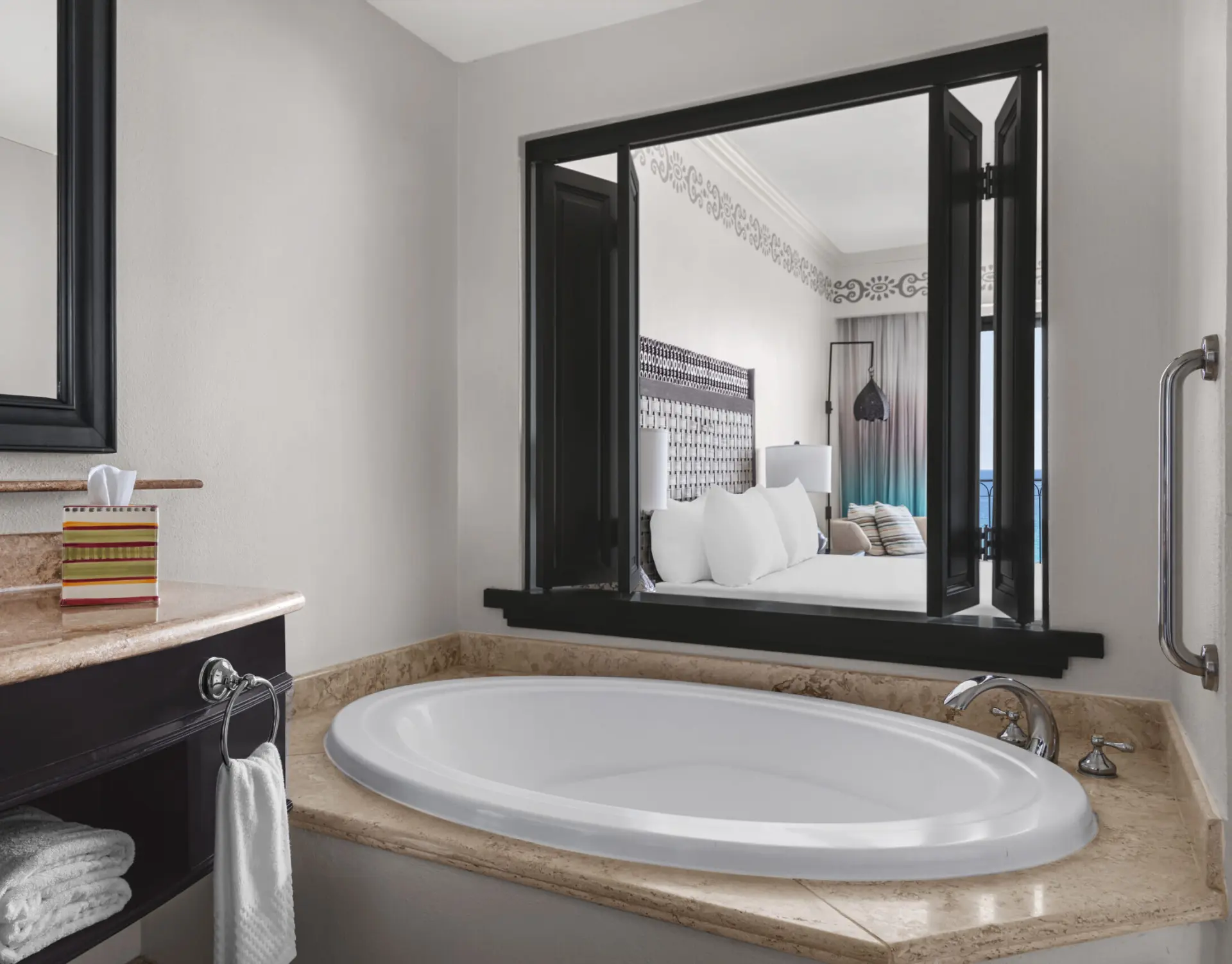 Baño Junior Suite Tina