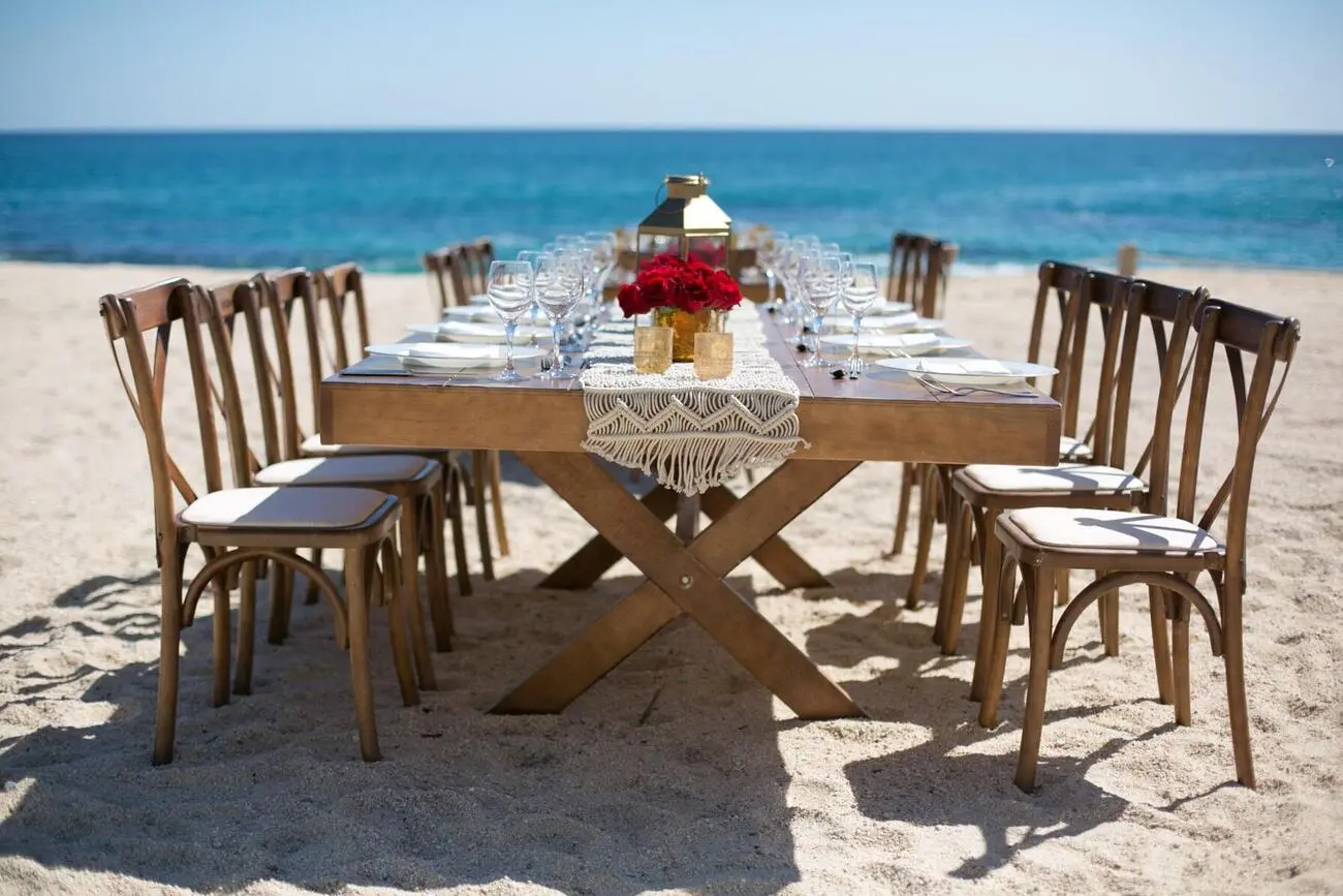 http://picture%20of%20a%20single%20long%20dining%20table%20on%20beach