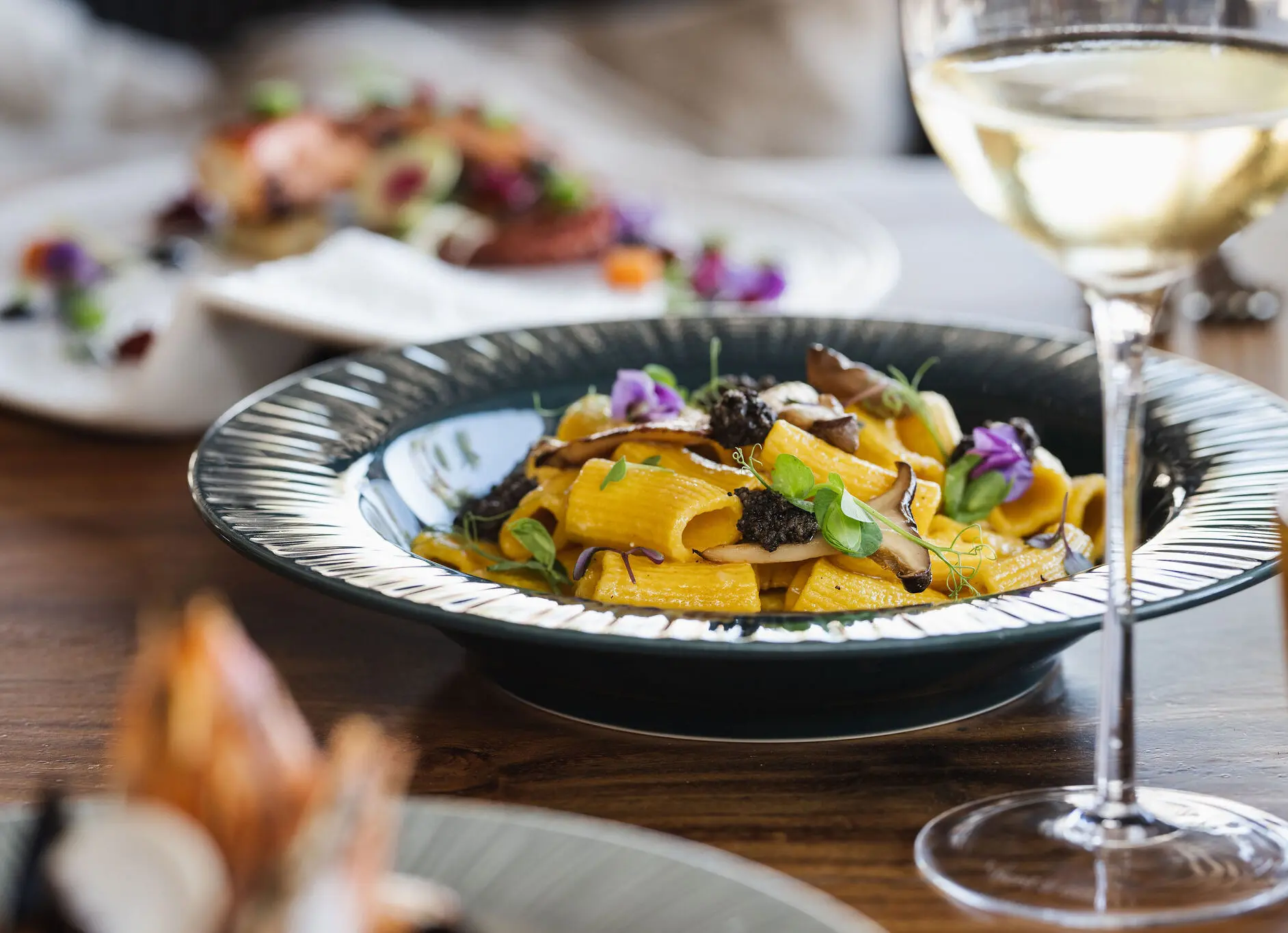 imagen de pasta servida en un bol